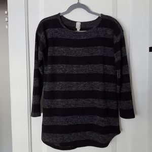 NWOT Long Sleeve Athleisure Shirt